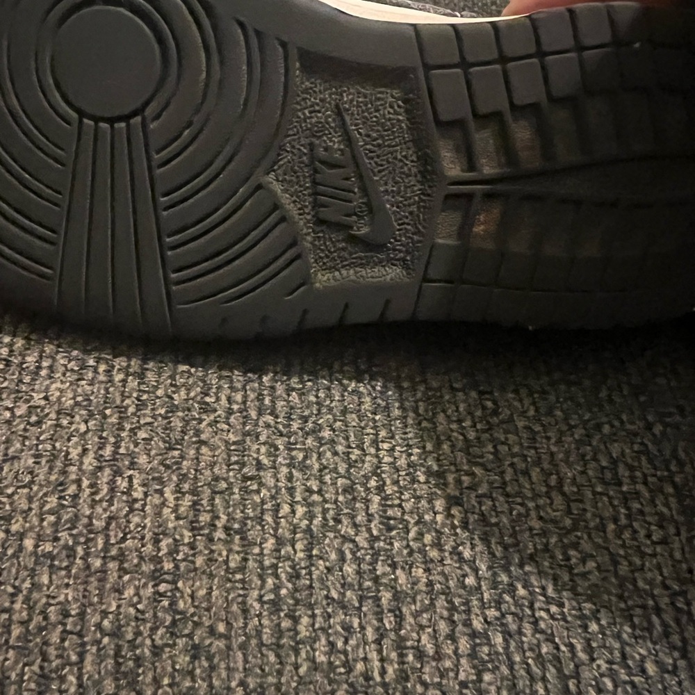 Pre~loved Nike Kids Black and White Sneakers AKA Dunk low. - Picture 8 of 8
